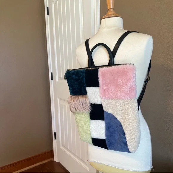 PRIMECUT bento box shearling backpack - Picture 3 of 14